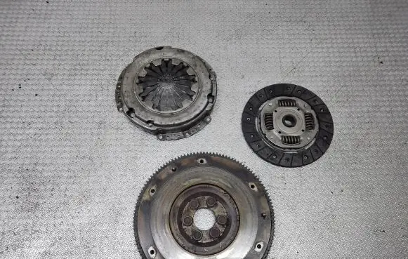 Volkswagen Golf V Clutch set kit ADV183038