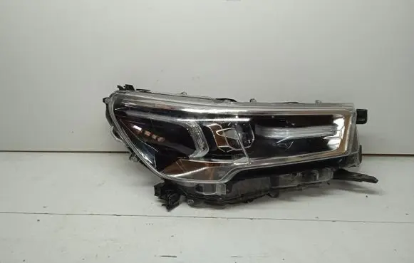 Toyota Hilux VIII Headlight/headlamp 811100KP41