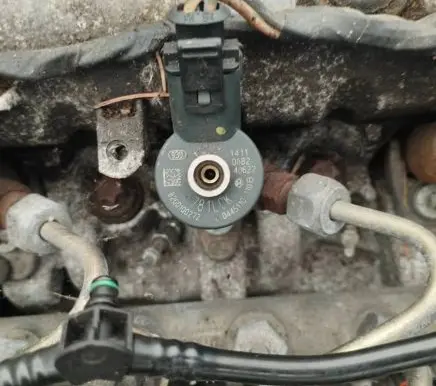 Renault Scenic II - Grand scenic II Fuel injector 8200100272 0445110110b