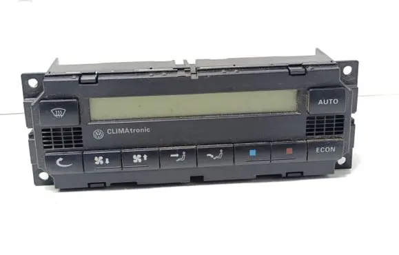 Volkswagen PASSAT B5.5 Climate control unit