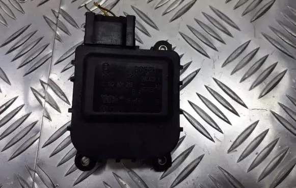Audi A3 S3 8L A/C air flow flap actuator/motor 1J1907511C