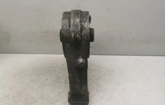 Opel Zafira B Gearbox mount 2103116