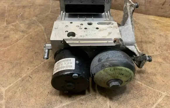 Mercedes-Benz SL R230 ABS Pump A0054315012