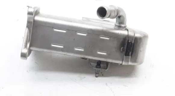 Ford Focus EGR valve cooler V29004027