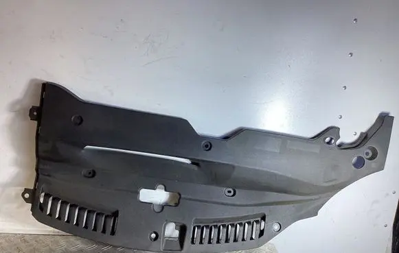 Lexus GS 250 350 300H 450H Radiator trim 5329530270