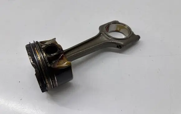 BMW 3 G20 G21 Piston with connecting rod 8697733