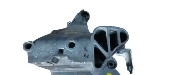 Volkswagen Golf VII Engine mounting bracket 04C199207BH
