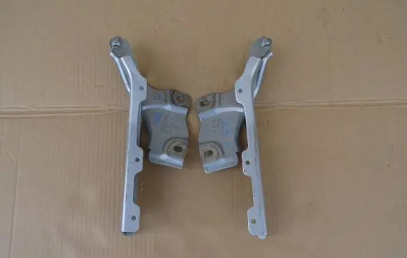 Audi Q2 - Engine bonnet/hood hinges 81A823301D 151701S