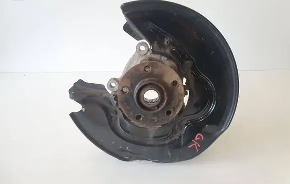Rear wheel hub