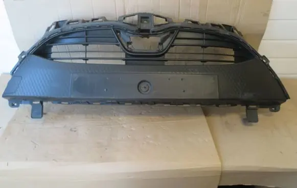 Toyota Yaris XP210 Front bumper upper radiator grill 531110DD41 531010DB51