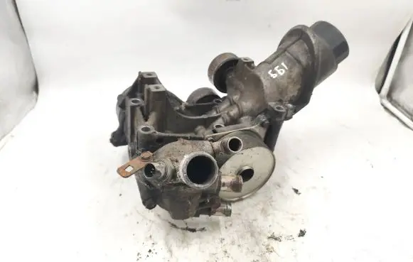 Oil filter mounting bracket