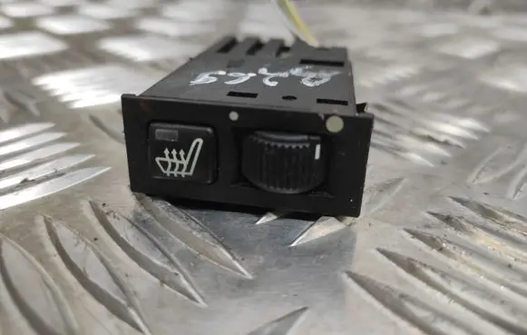 BMW 5 E39 Seat heating switch 8352259