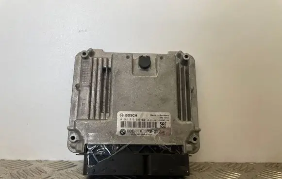 BMW 3 F30 F35 F31 Engine control unit/module 8573257 857325701 0281019680
