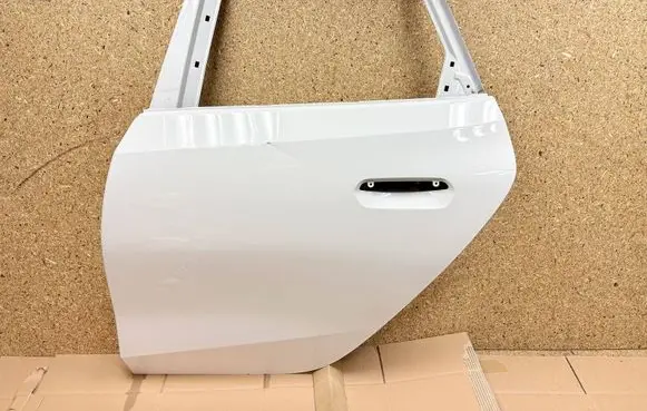 BMW 2 Active Tourer U06 Rear door 7800420