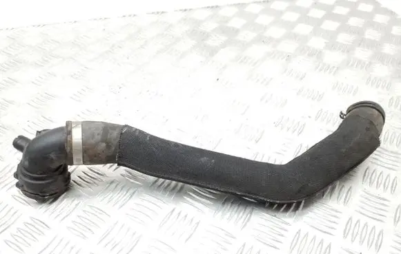 Engine coolant pipe/hose