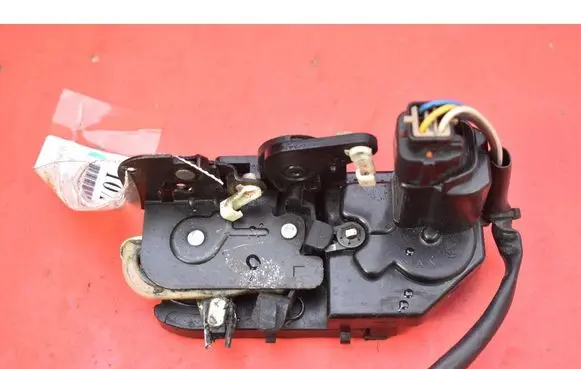 Hyundai Getz Front door lock 