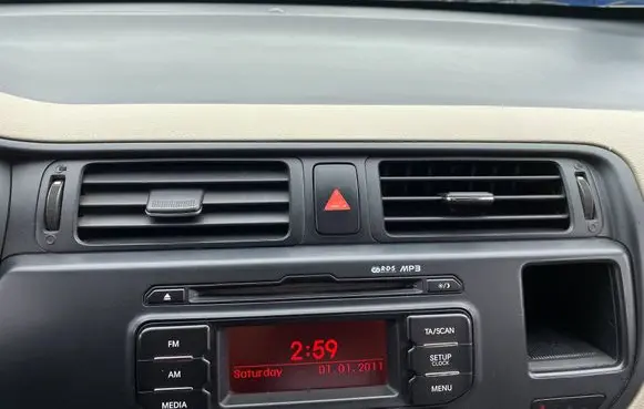 KIA Rio Dash center air vent grill