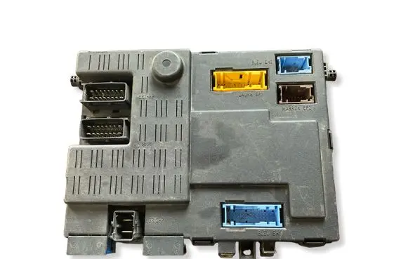 Citroen C4 I Fuse module 9641428180