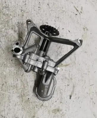 Ford C-MAX II Oil pump 9682393380
