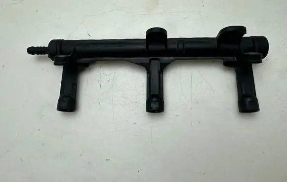 Audi A7 S7 4G Fuel main line pipe 06E133682C