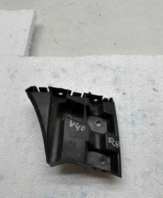 Volvo V40 Front bumper mounting bracket 31425111