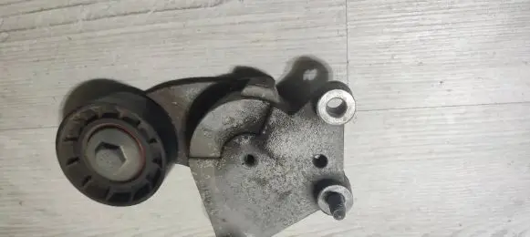 Mitsubishi ASX Timing belt/chain tensioner 675114
