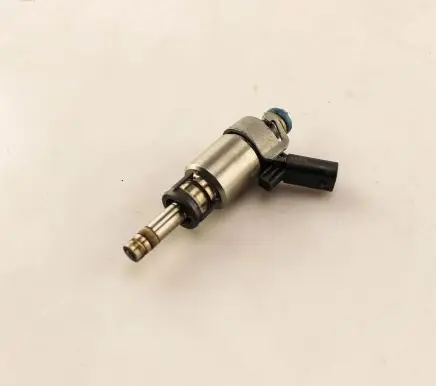Audi A4 S4 B8 8K Fuel injector 06H906036G