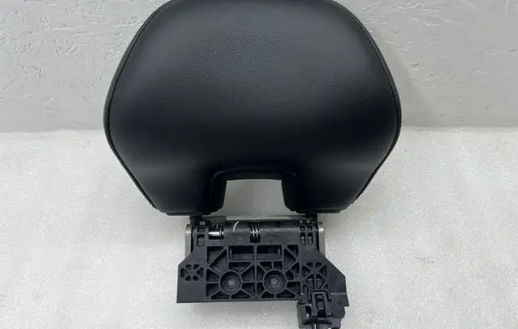 Volvo V40 Rear seat headrest 