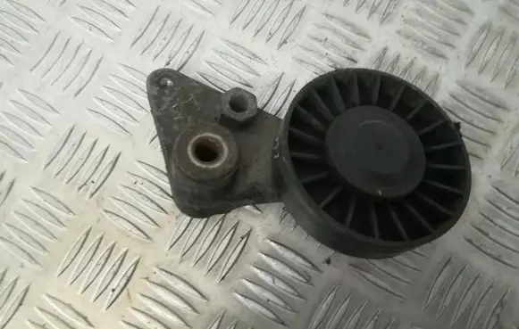 Opel Vectra B Generator/alternator belt tensioner 90502421