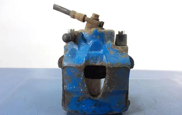 Volkswagen Golf IV Front brake caliper