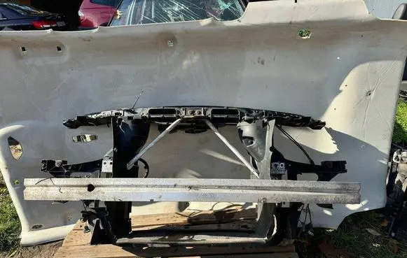 BMW X3 E83 Front bumper mounting bracket 13824310