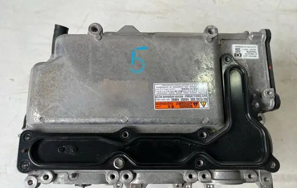 Toyota Prius+ (ZVW40) Voltage converter/converter module 3920076011