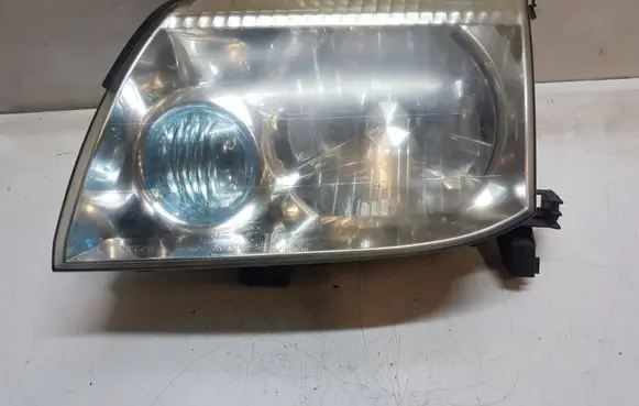 Nissan X-Trail T30 Headlight/headlamp