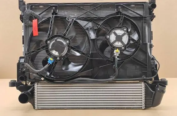 Nissan NV300 Coolant radiator 93868888 214104966R 93868887
