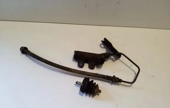 Clutch slave cylinder