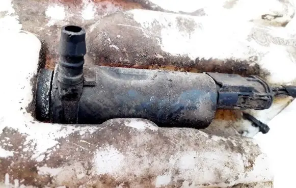 BMW 5 E39 Headlight washer pump 