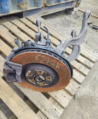 Rear wheel hub spindle/knuckle