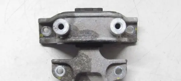 Suzuki Vitara (LY) Engine mount vacuum valve 