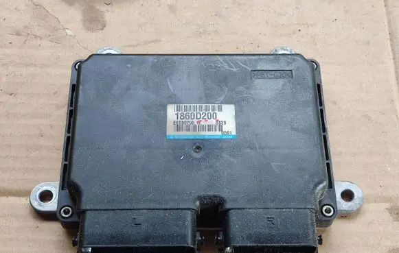 Mitsubishi Outlander Engine control unit/module 1860D200 E6T80790 8828