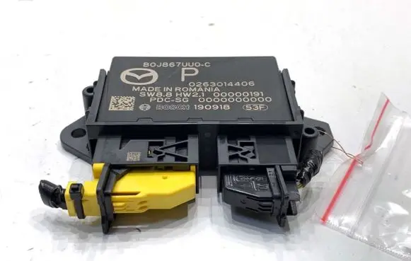 Mazda 3 Parking PDC control unit/module B0J867UU0C