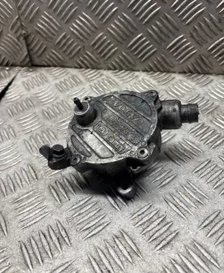 Volvo V70 Vacuum pump 08699237
