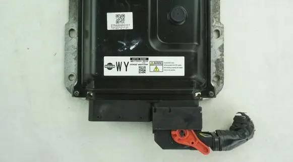 Nissan Navara D40 Engine control unit/module 237105X06C MB2758008936