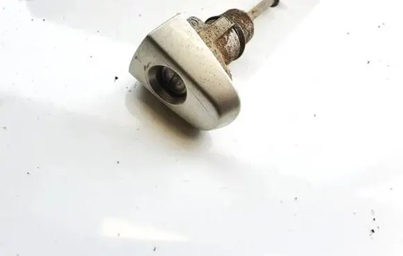Toyota Avensis T250 Front door lock (next to the handle) 501702