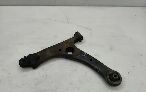 Toyota Avensis T250 Front control arm