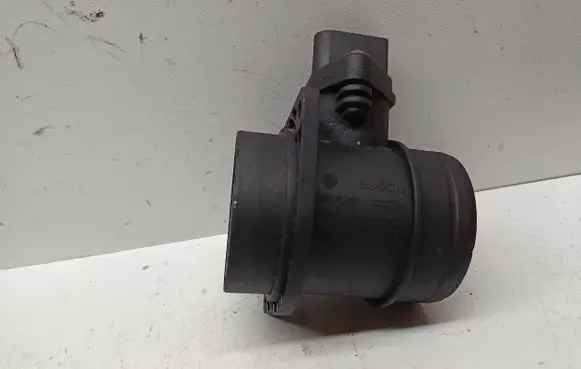 Volkswagen Touran I Mass air flow meter 038906461B