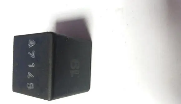 Volkswagen PASSAT B5 Other relay 191955531