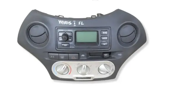 Toyota Yaris Radio/CD/DVD/GPS head unit 8611052140 YEFM01663A 52574