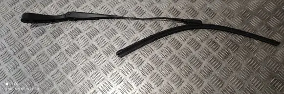 Front wiper blade arm