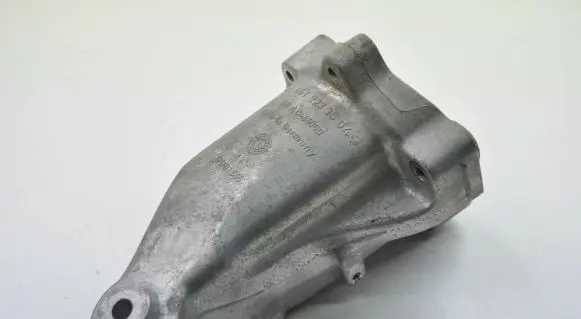 Mercedes-Benz E W212 Engine mounting bracket A6512233504