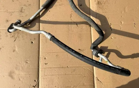 Mitsubishi Lancer VIII Air conditioning (A/C) pipe/hose